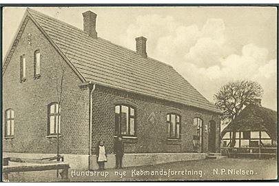 Hundstrup nye Købmandsforretning. N. P. Nielsen. Fot. H. Schmidt. no. ?458. 