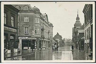 Esbjerg, Kongensgade. Hestevogn med mælkejunger. Esbjerg Fotografibrevkort no. 45. 