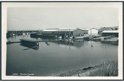 Hvide Sande havneparti. Agfa no. 3550. 