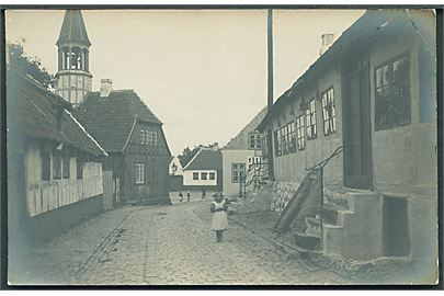 Ebeltoft gadeparti. Fotokort u/no. 