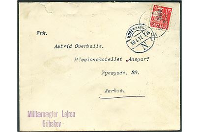 15 øre Karavel på brev med afs.-stempel Militærnægter Lejren Gribskov annulleret med svagt brotype IIIc Maarum d. 29.9.1933 til Aarhus. Fejldirigeret med transit stempel København d. 30.9.1933.