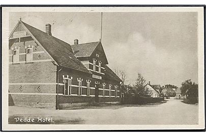 Vedde Hotel. Fot. Chr. Hansen u/no. (Afrevet mærke). 