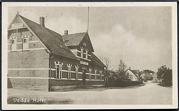 Vedde Hotel. Fot. Chr. Hansen u/no. (Afrevet mærke). 