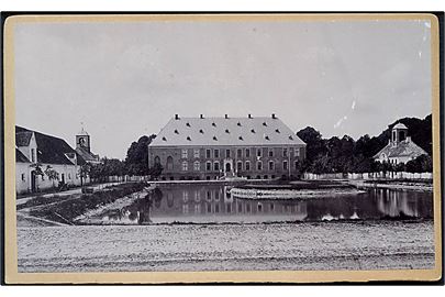 Valdemar Slot. Foto på karton u/no. 10½x16½ cm. Kvalitet 7