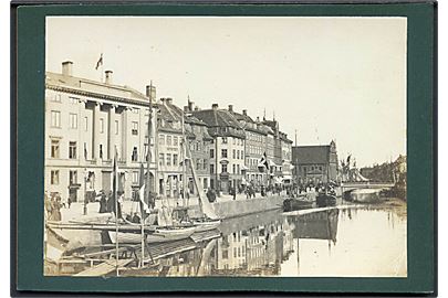 Købh., Holmens Kanal med sejlskibe. Kabinet foto (8x11 cm). Antagelig fra 1880’erne. U/no.