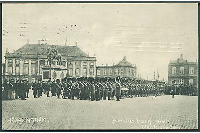 Købh., Amalienborg med Vagtparaden. Dansk Industri no. 17.