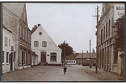 Løgumkloster, Markedsgade 33 med bager Bende Laustsen. Fotokort u/no.