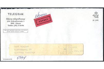 Telegram rudekuvert fra Odense Telegrafkontor - T112 (9-69 M65) sendt som ekspres til Bjerreby på Taasinge. Indeholder telegramformular med meddelelse fra Sdr. Strømfjord på Grønland d. 30.10.1971.