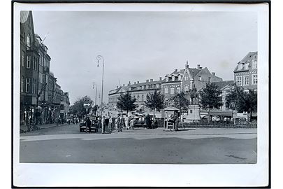 Slagelse, Schweizerplads. Fotografi 13x18 cm. Forlæg til fremstilling af postkort fra Rudolf Olsens forlag. 