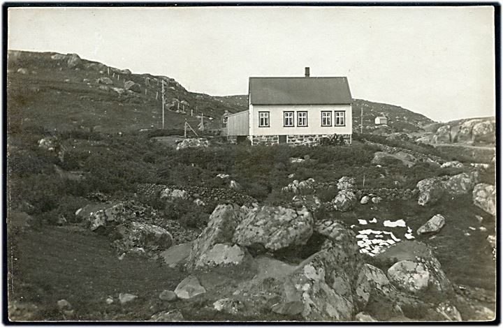 Færøerne, hus i Haydal. Privatfoto med hilsen fra Johannes Nolsøe. U/no.