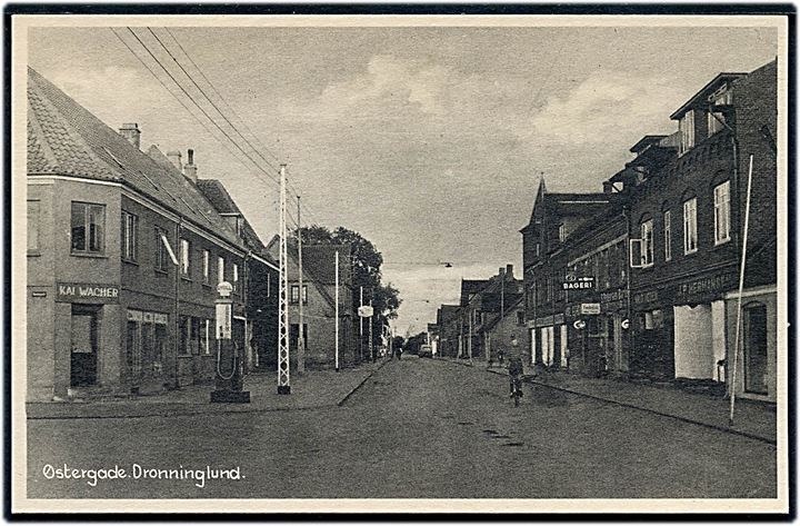 Dronninglund, Østergade med bageri. Stenders no. 87485.