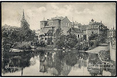 Odense. Sct. Knuds kirke og Industripalæet. Varehuset Carl Friis u/no.