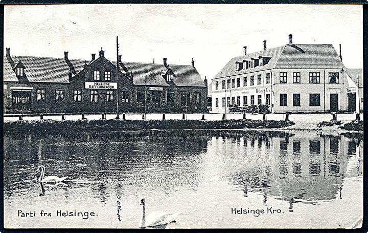 Helsinge, gadekær med Helsinge kro og kaffebrænderi. Stenders no. 17860.