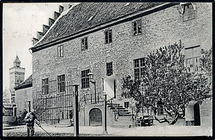 Odense. Albani torv med Det adelige Frøkenkloster. Stenders no. 277.