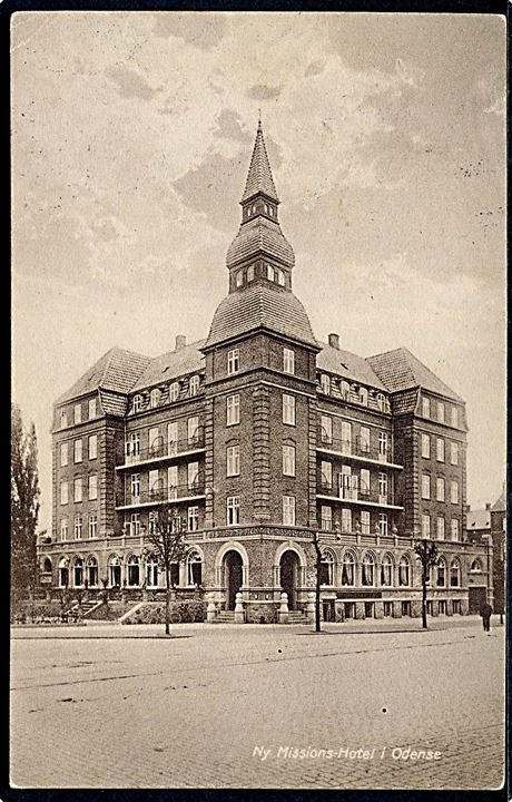 Odense. Vester Stationsvej med Ny Missions hotellet. J. Chr. Pedersens no. 2 F.