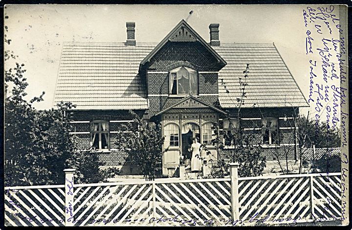 Strøby (?). Fotokort med gammel villa. Kortet er dateret Strøby og afsendt fra Vallø. 