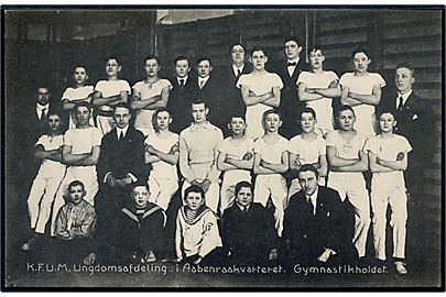 Købh., K.F.U.M.'s ungdomsafdeling gymnastikhold i Aabenraakvarteret. K.F.U.M. no. 35295.