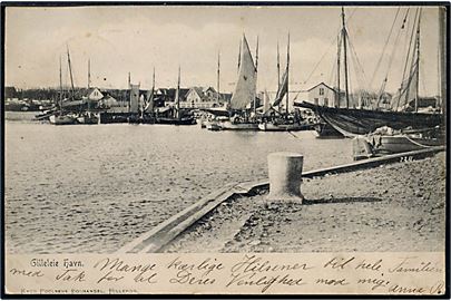 Gilleleje, havn med fiskefartøjer. K. Poulsen no. K7211. Frankeret med 5 øre Våben annulleret lapidar Esrom d. 18.7.1905 til Helsingør.