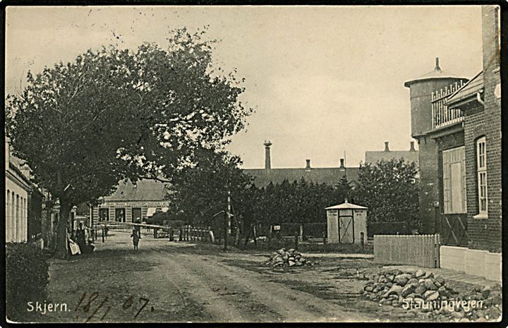 Skjern. Stauningvejen med vandtårnet. A. Vincent u/no. 