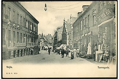 Vejle, Torvegade med modebazaren Det Røde Hus. H.H.O. no. 1113.