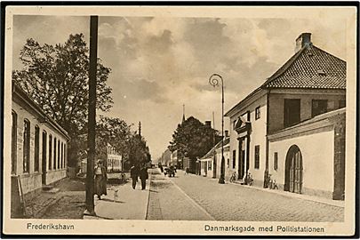 Frederikshavn. Danmarksgade med Politistationen. L. Andersen no. 55.