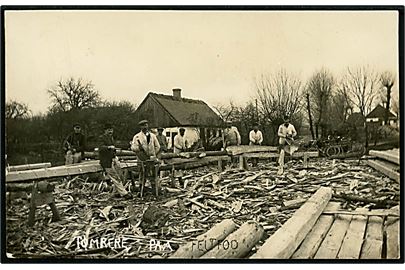 Tømrer paa Feltfod, fotokort fra Nielstrup ved Gisselfelt u/no.