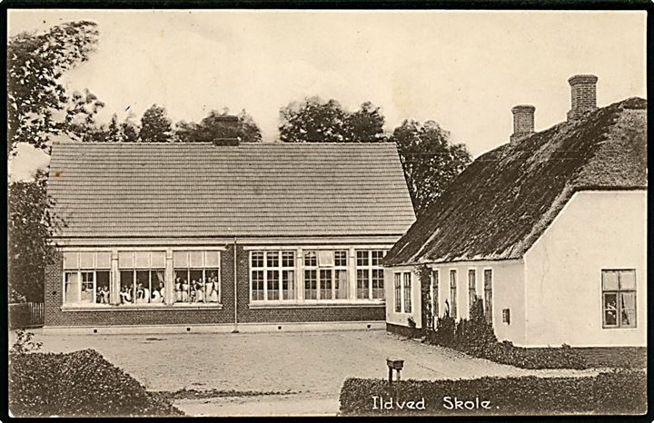 Ildved skole ved Jelling. A. Johansen no. 26043.