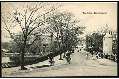 Nyborg, Realskolen og Jomfrutaarnet (Fejltrykt: Jomfrutagrnet). O. Nørmark no. 28456