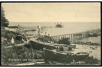 Aalsgaarde, strand med badeanstalt og robåde. No. 161.