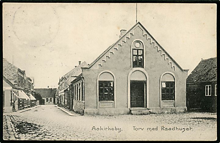 Aakirkeby, Torv med Raadhuset. Frits Sørensen no. 242.