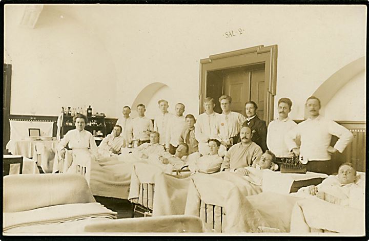 Militært hospital under Sikringsstyrken. Muligvis fra Idrætshuset på Østerbro under den spanske syge. Fotokort u/no.