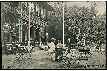 Fredericia. Ved Hannerup Pavillon. Fotograf Orla Bock.  H.C. Wenk u/no. 