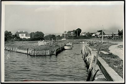 Falsled havn Fotografi ca. 12x18 cm. Forlæg til fremstilling af postkort fra Robert Olsens Kunstforlag. 