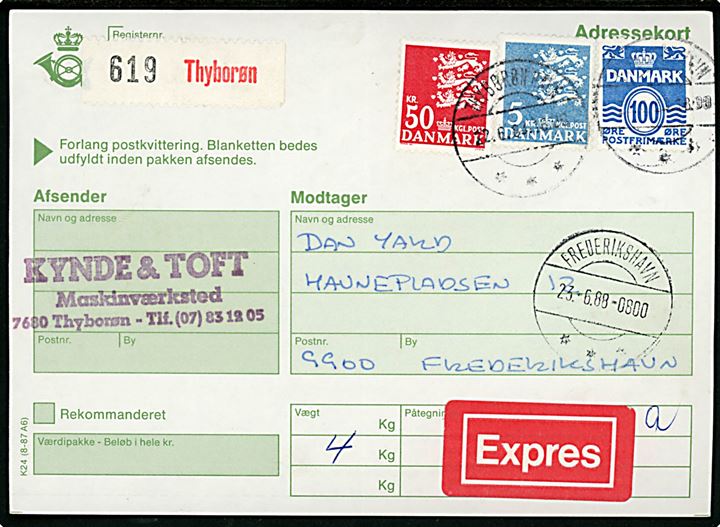 100 øre Bølgelinie, 5 kr. og 50 kr. Rigsvåben på adressekort for eksprespakke fra Thyborøn Havn d. 22.6.1988 til Frederikshavn.