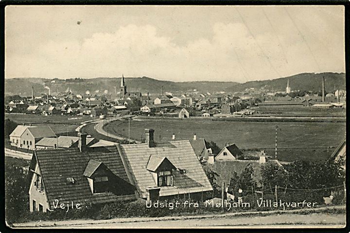 Vejle, Mølholm Villaby med jernbanestation i baggrunden. Stenders no. 4365. Rundt hjørne.