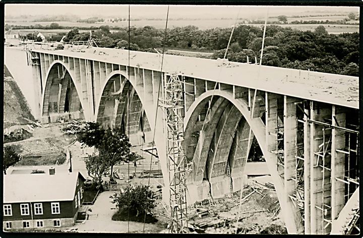 Lillebæltsbroen under bygning. Fotokort I.G. Kreutzers u/no. 