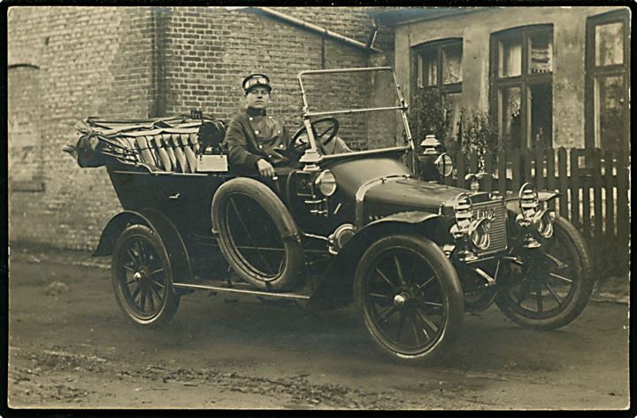 Adler motordroske med chauffør. Fotokort u/no.