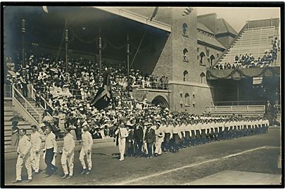 Stockholm Olympiade 1912, de danske kvindelige gymnasters indmarch. No. 70.