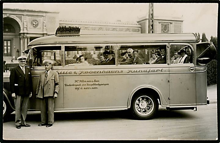 Købh., Elite & Københavns Rundfart turistbus ved Statens Museum for Kunst. Fotokort u/no.