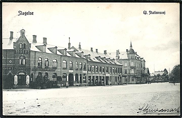 Slagelse, Gl. Stationsvej med Jernbane Hotel. P. H. no. 1687.