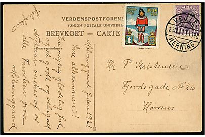 15 øre Chr. X og Julemærke 1921 på julekort fra Mølvangsgaard ved jelling annulleret med bureaustempel Vejle - Herning T.1188 d. 23.12.1921 til Horsens. 