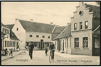 Korsør. Gamle huse i Algade. C. Jørgensen no. 10962.