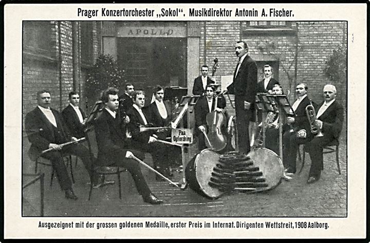 Prag koncertorkester Sokol med musikdirektør Antonin A. Fischer. Reklamekort benyttet i København 1912.