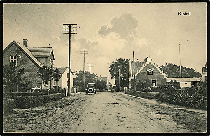 Ørsted, gadeparti med automobil. N. Clemmensen no. Z35.