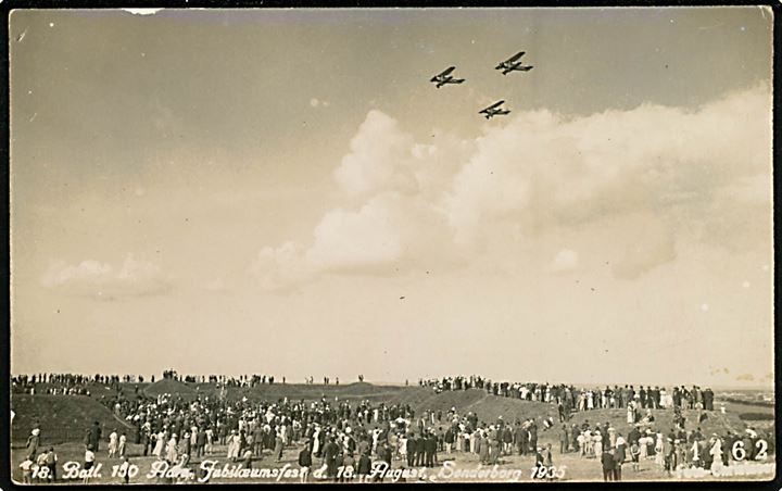 Sønderborg, tre O-maskiner fra Hærens Flyvetropper overflyver 18. Batl.s 150 års fest i Sønderborg d. 18.8.1935. Christesen no. 1462.