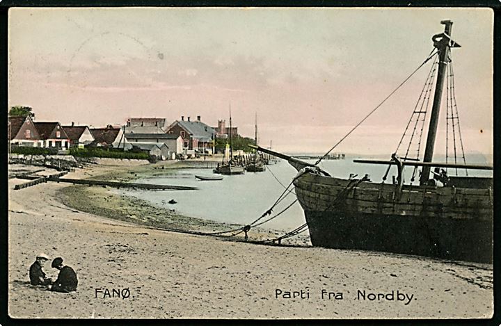 Fanø. Parti fra Nordby med Strandet skib. Stenders no. 13057.