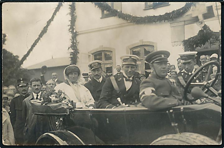 Genforening. De kongelige gør holdt ved Frøslev kro d. 12.7.1920. Fotokort u/no. Frankeret med 15 øre Chr. X annulleret brotype IIb Nørre Smedeby d. 19.4.1921 til Brørup.