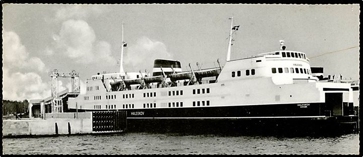 Halsskov, M/S, DSB Storebæltsfærge på ruten Halsskov - Knudshoved. Stenders no. 97491.