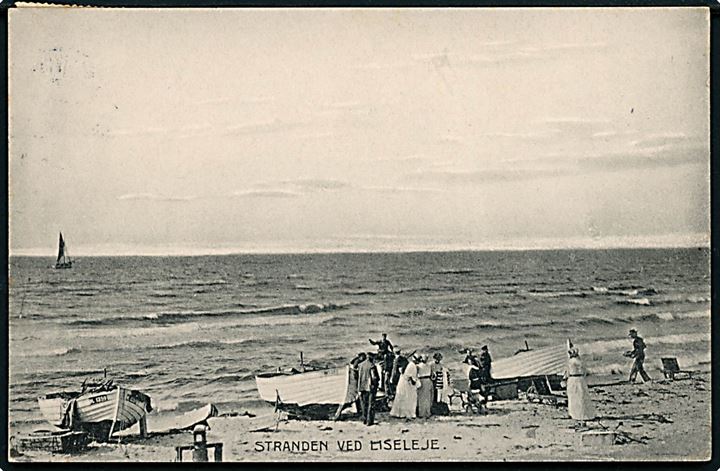 Liseleje, strandparti med fistefartøjer. A. Jensen no. H9785 15.