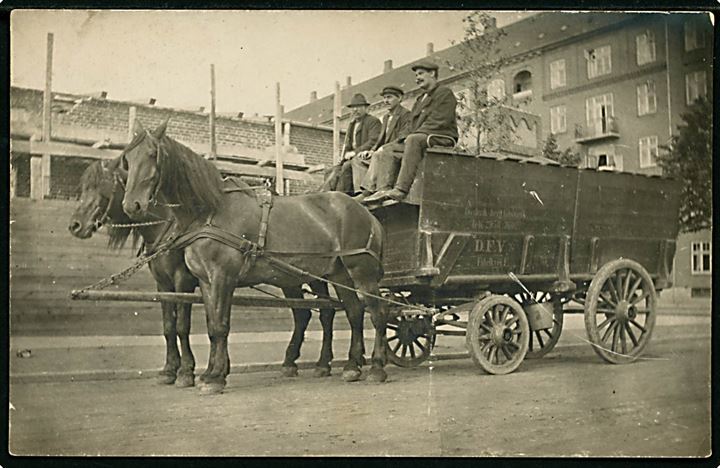 Frederiksberg Gasværks arbejdsvogn. Fotokort u/no. Lille knæk!